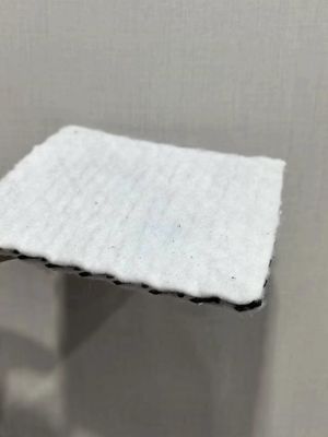 貯水池と斜面保護のための三次元複合排水網