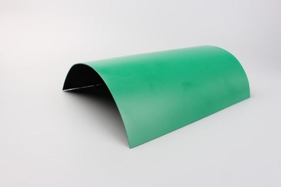 オーダーメイドHDPE 黒/緑 双色 滑らかな地膜 景観工学用用途のための美学的で耐久性