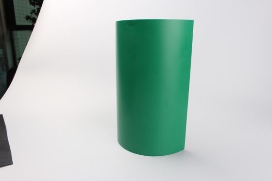 埋立地及び環境保護 HDPE 滑らかな地膜 カーボンブラック含有量2.0~3.0% 柔軟な耐久性設計
