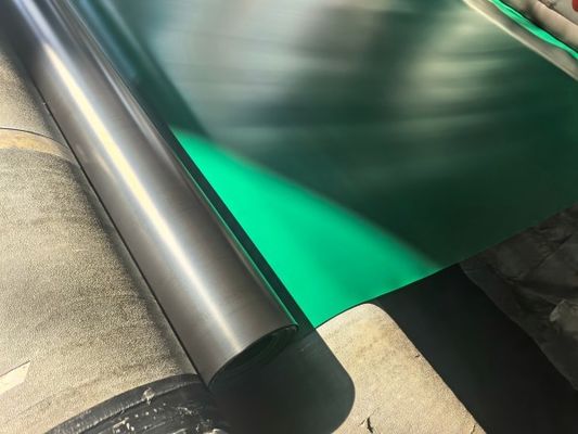 ブラックとグリーン 双色 HDPE 滑らかな地膜 様々な防水プロジェクトに適しています