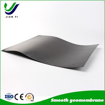 0.3-3.0mm 厚さHDPE 滑らかな地膜 埋立地に用いる重量ラインナー 鉱業水道管理 幅1m-9m 長さ30-100m