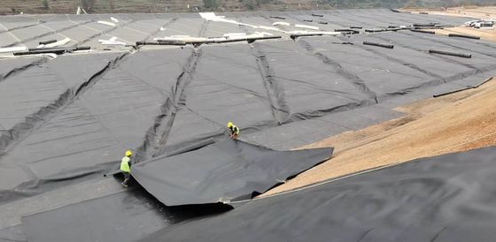 優れた化学抵抗性HDPE 滑らかな地膜