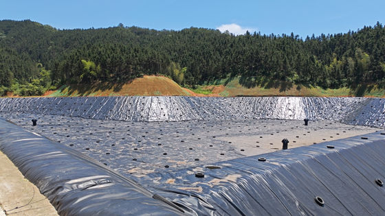 優れた化学耐性HDPEジオメムラン 輝き調整池プロジェクトにおける熱クイーン溶接装置