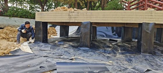耐久性HDPE 滑らかな地膜 人工湖防漏水プロジェクト 断裂強度 20-80N/mm 断裂時の長さ 700%