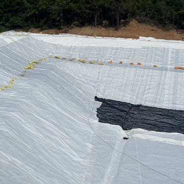 排水管理ソリューション HDPE 優れた化学耐性および高温耐性を持つ滑らかな地膜