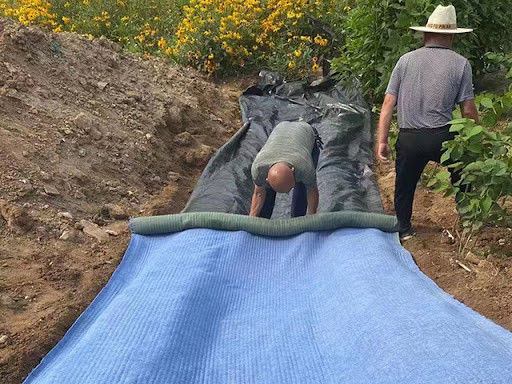 フレキシブルセメントブランケット 薄くて丈夫な防水コンクリート層 浸食防止、溝ライニング、斜面保護用