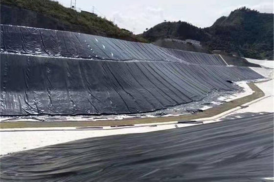 優れた流体バリア&長期保護 HDPE 地膜