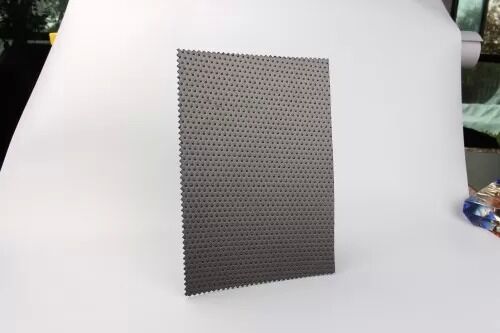 高摩擦系数 安定した防滑 HDPE 地膜 工学プロジェクトのための超低透水性